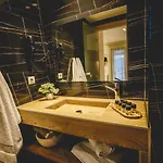 Naias Nemeia Luxury Apartmanhotel 4*