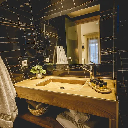 Naias Nemeia Luxury Apart Otel 4*