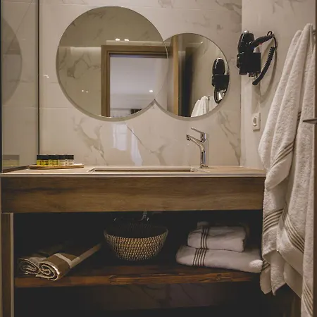 Naias Nemeia Luxury Appart hôtel 4*