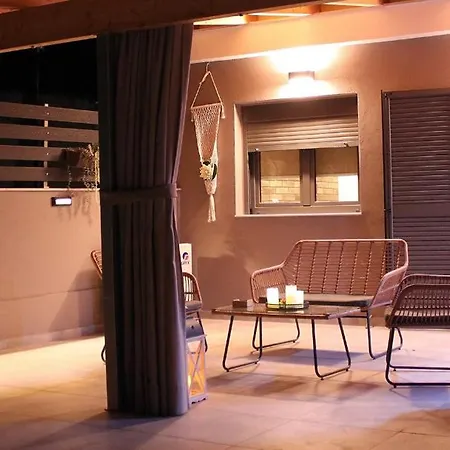 Naias Nemeia Luxury Lägenhetshotell 4*