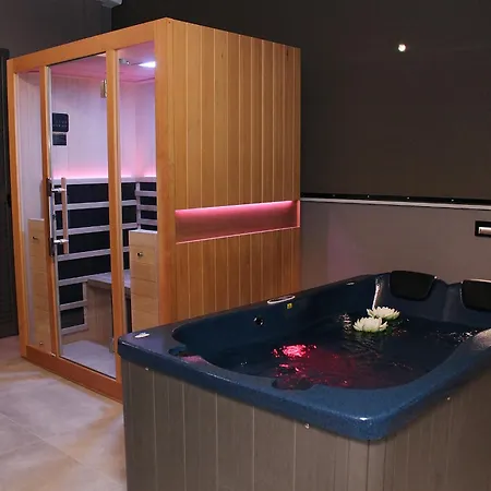 Naias Nemeia Luxury 公寓式酒店