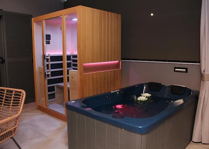 Naias Nemeia Luxury 公寓式酒店